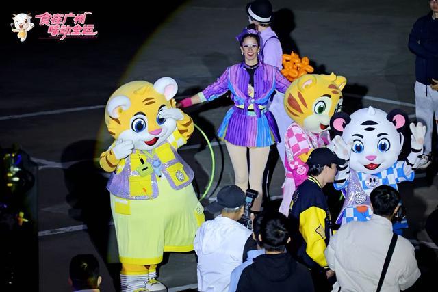 会使者都来了!2025年广州国际美食节启幕AG真人试玩平台沙涌鳌鱼、智能机器人、全运(图5) 会使者都来了!2025年广州国际美食节启幕AG真人试玩平台沙涌鳌鱼、智能机器人、全运(图5)